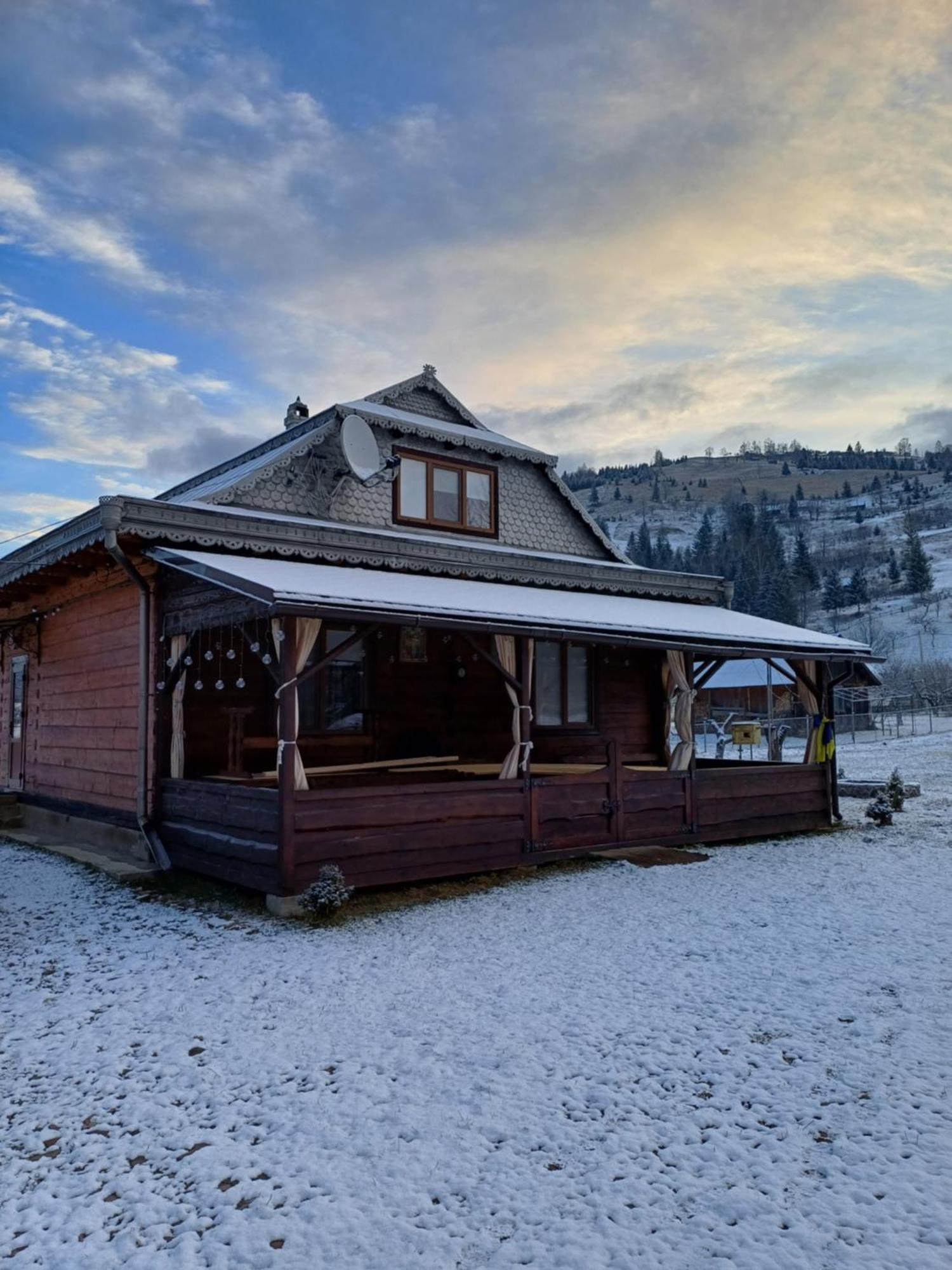 Садиба У Курила З Сауною Та Чаном На Дровах Shepot Exterior photo
